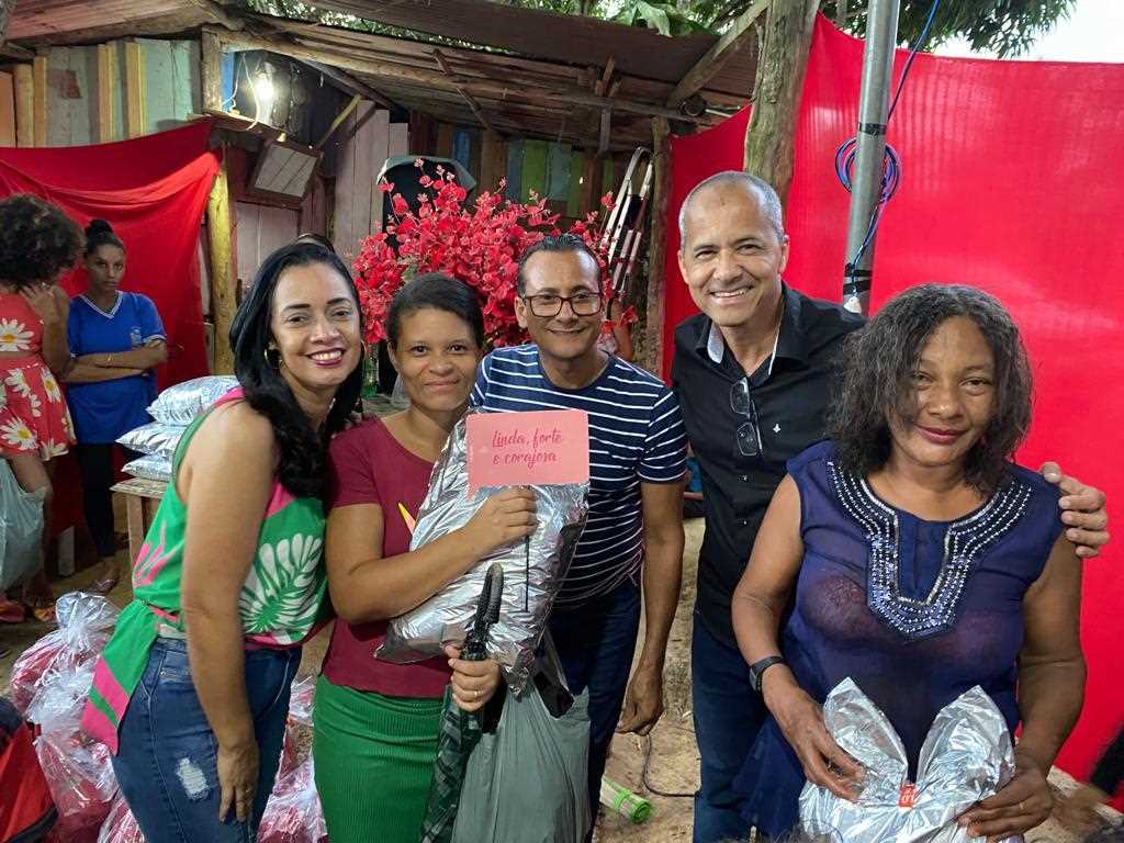 Camacã: Prefeitura homenageia as Mães da Portelinha I através do Projeto Brechó Solidário.
